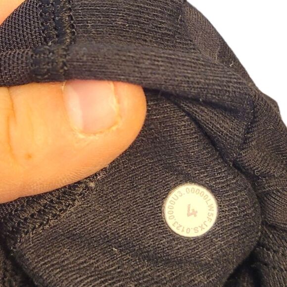 Lululemon Women's Dark Camo Ultrasoft Joggers Size 4 - Picture 3 of 5